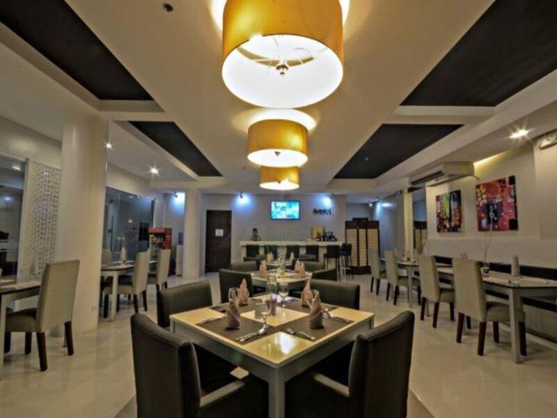 Empire Suites Hotel Puerto Princesa Extérieur photo