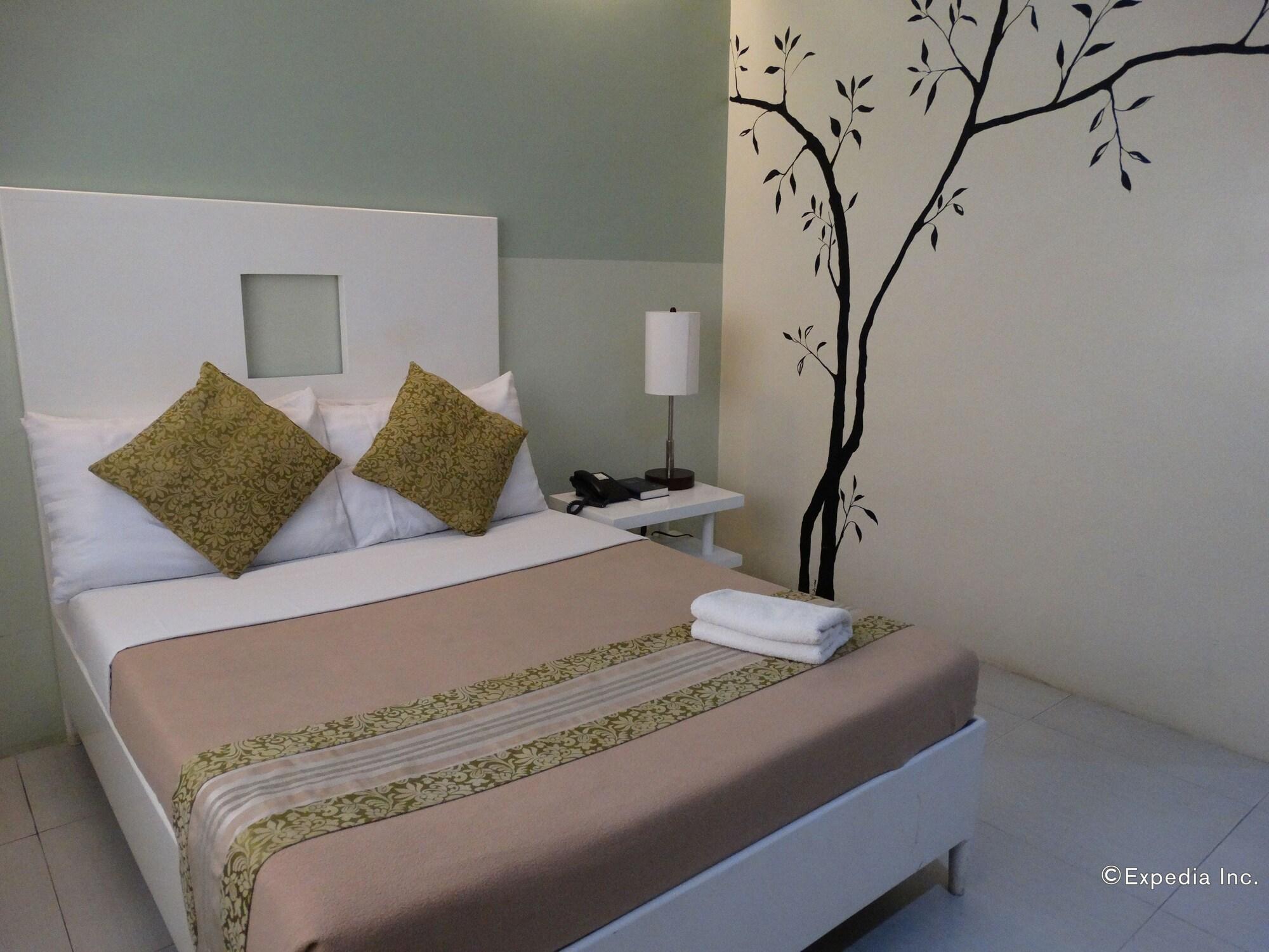 Empire Suites Hotel Puerto Princesa Extérieur photo