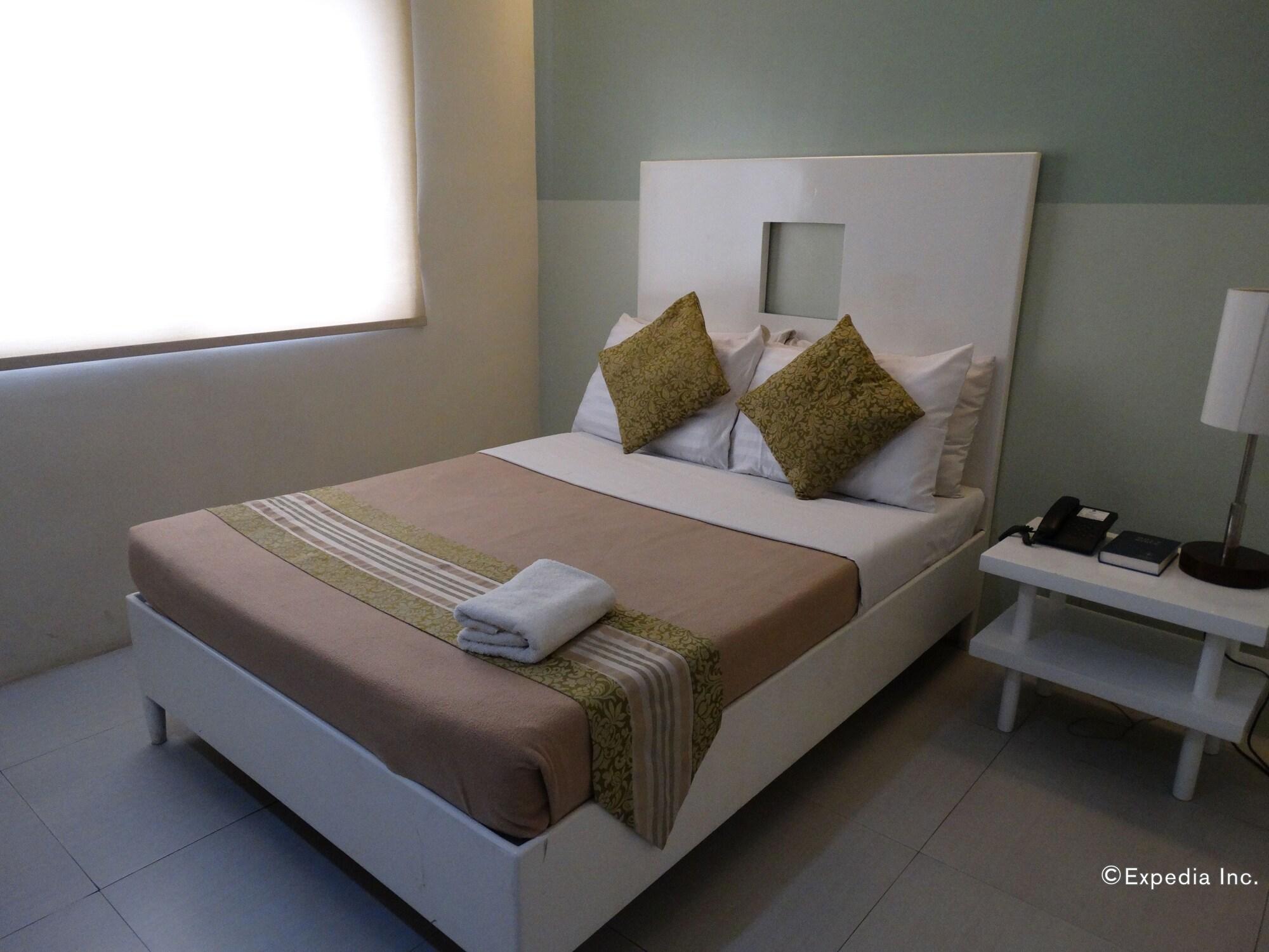 Empire Suites Hotel Puerto Princesa Extérieur photo