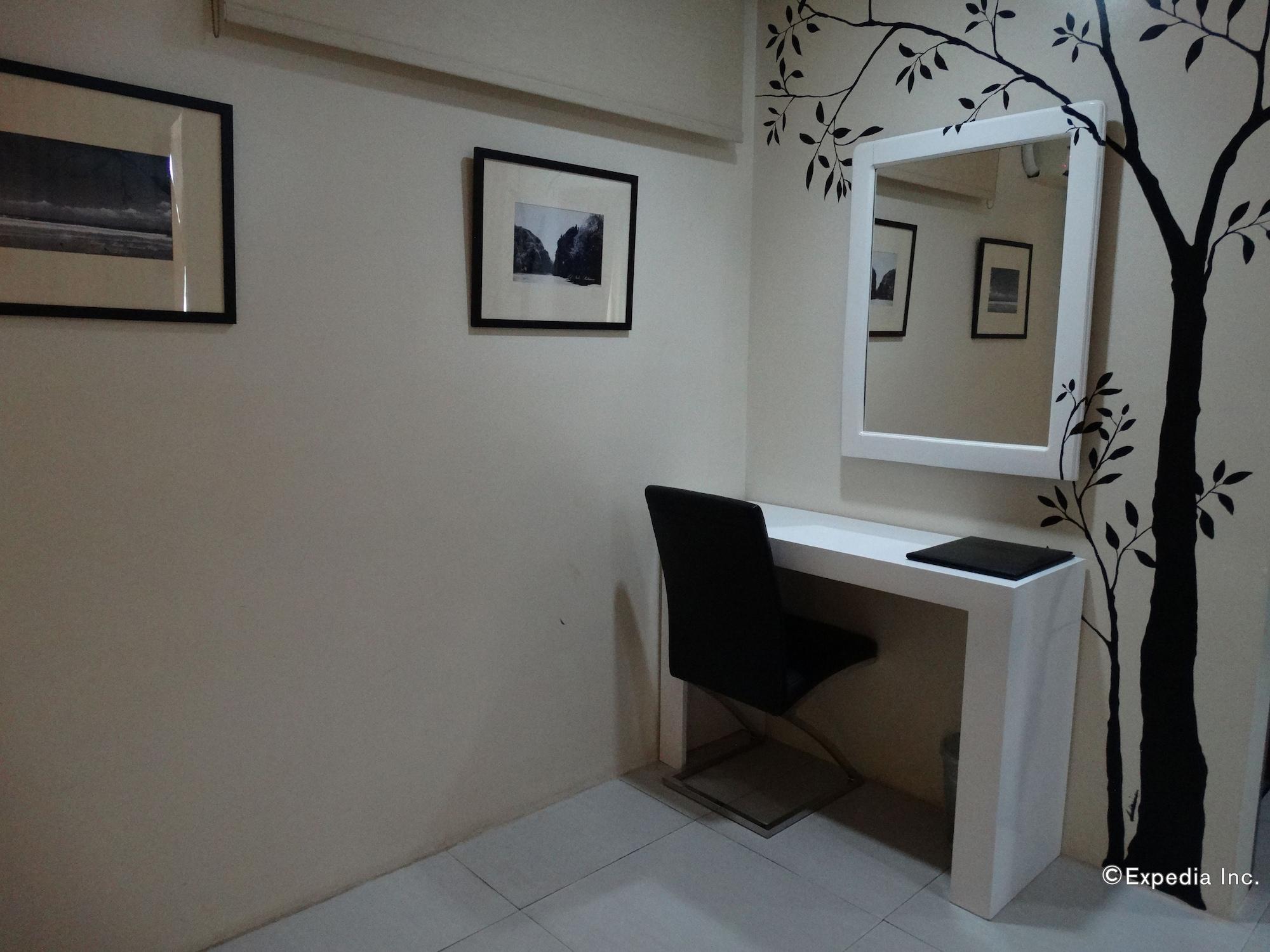 Empire Suites Hotel Puerto Princesa Extérieur photo