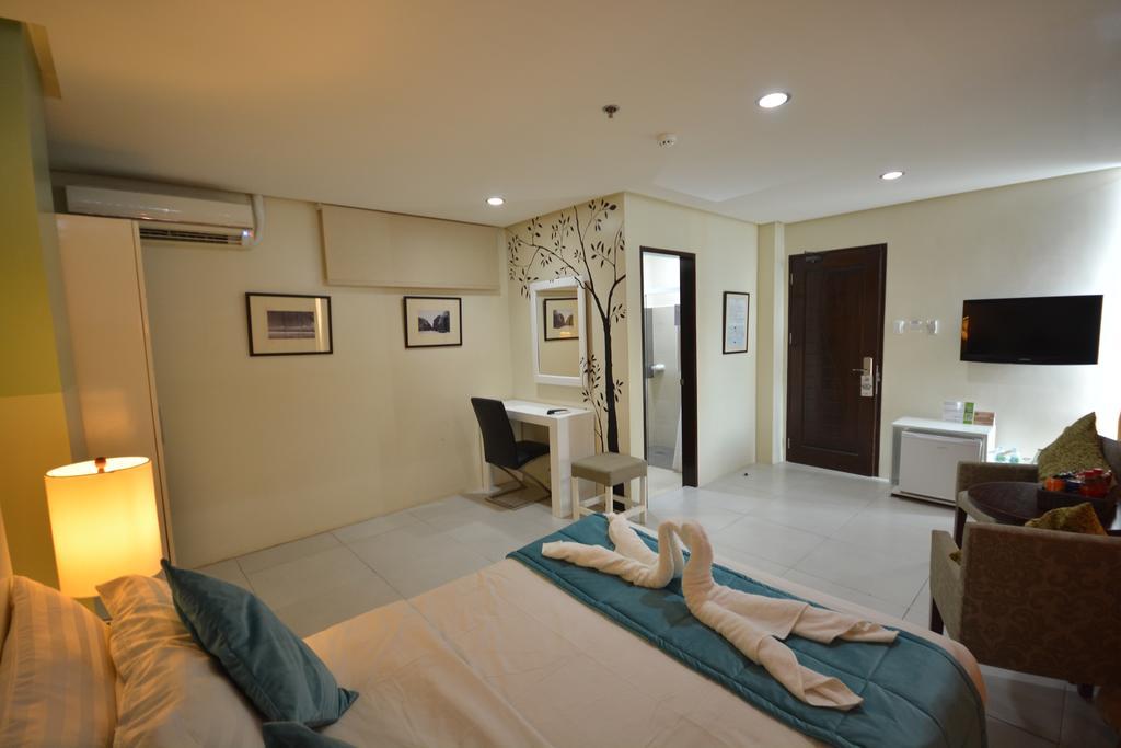 Empire Suites Hotel Puerto Princesa Extérieur photo