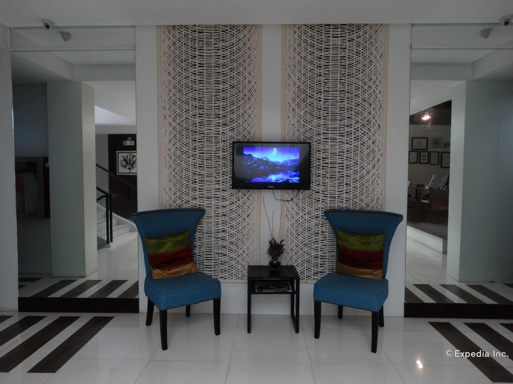 Empire Suites Hotel Puerto Princesa Extérieur photo