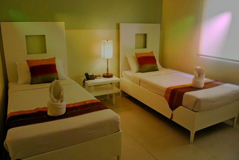 Empire Suites Hotel Puerto Princesa Extérieur photo